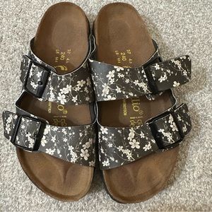Floral Papillio licensed by  Birkenstock size 7